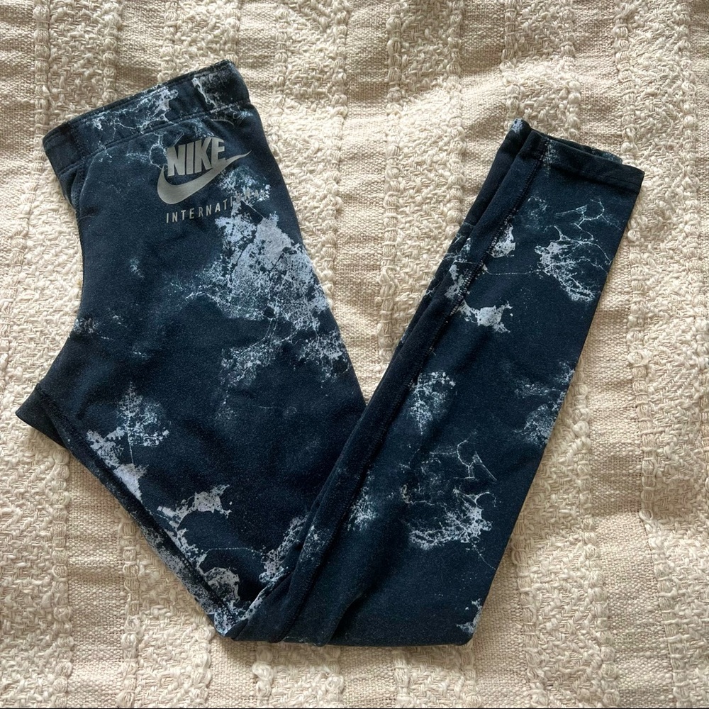 Nike White Paint Pattern Leggings